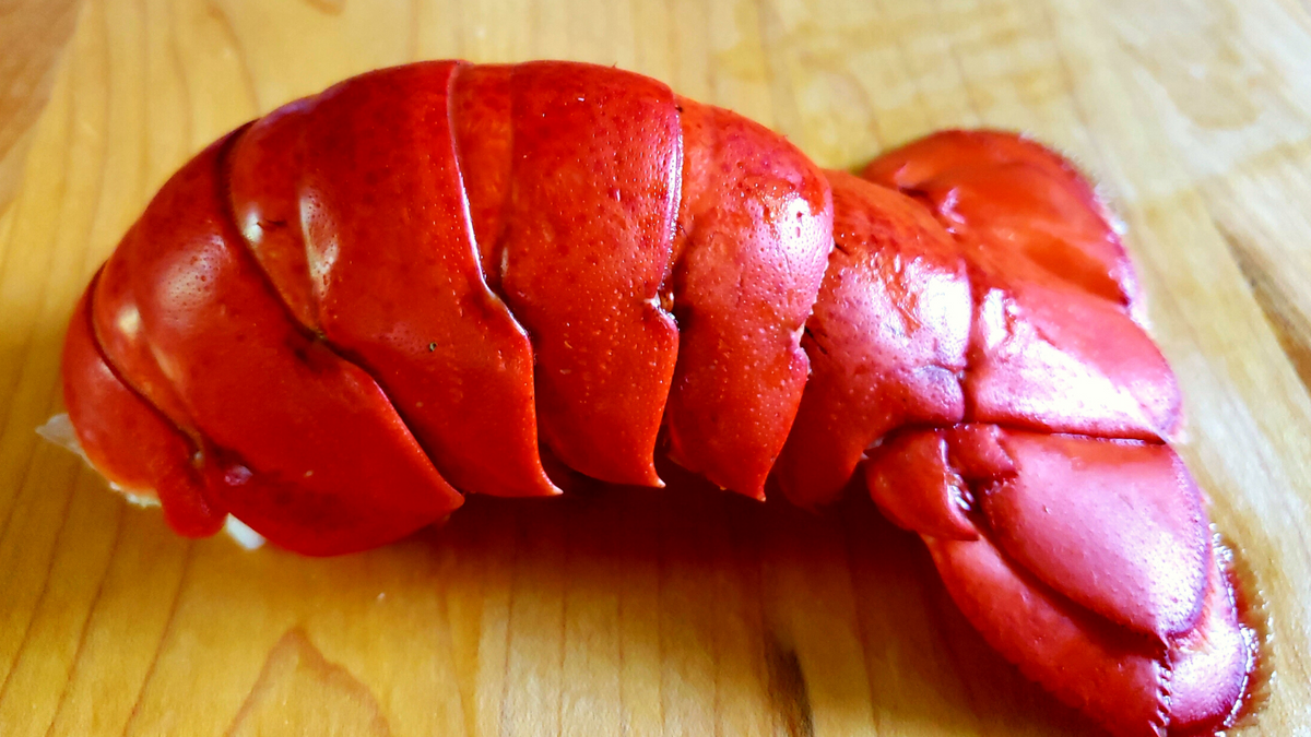 Colossal North Atlantic Lobster Tails (10-12 oz)